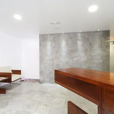 Hyde Park Lane Willa