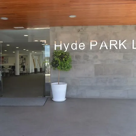 Hyde Park Lane 卡门港